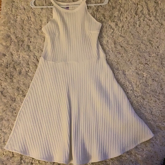 White Knee-Length Dress - Picture 1 of 3